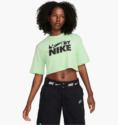 Футболка женская Nike Sportswear Green FZ4635-376