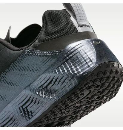 Кросівки жіночі Nike Ava Rover Black/Metallic HV9220-001