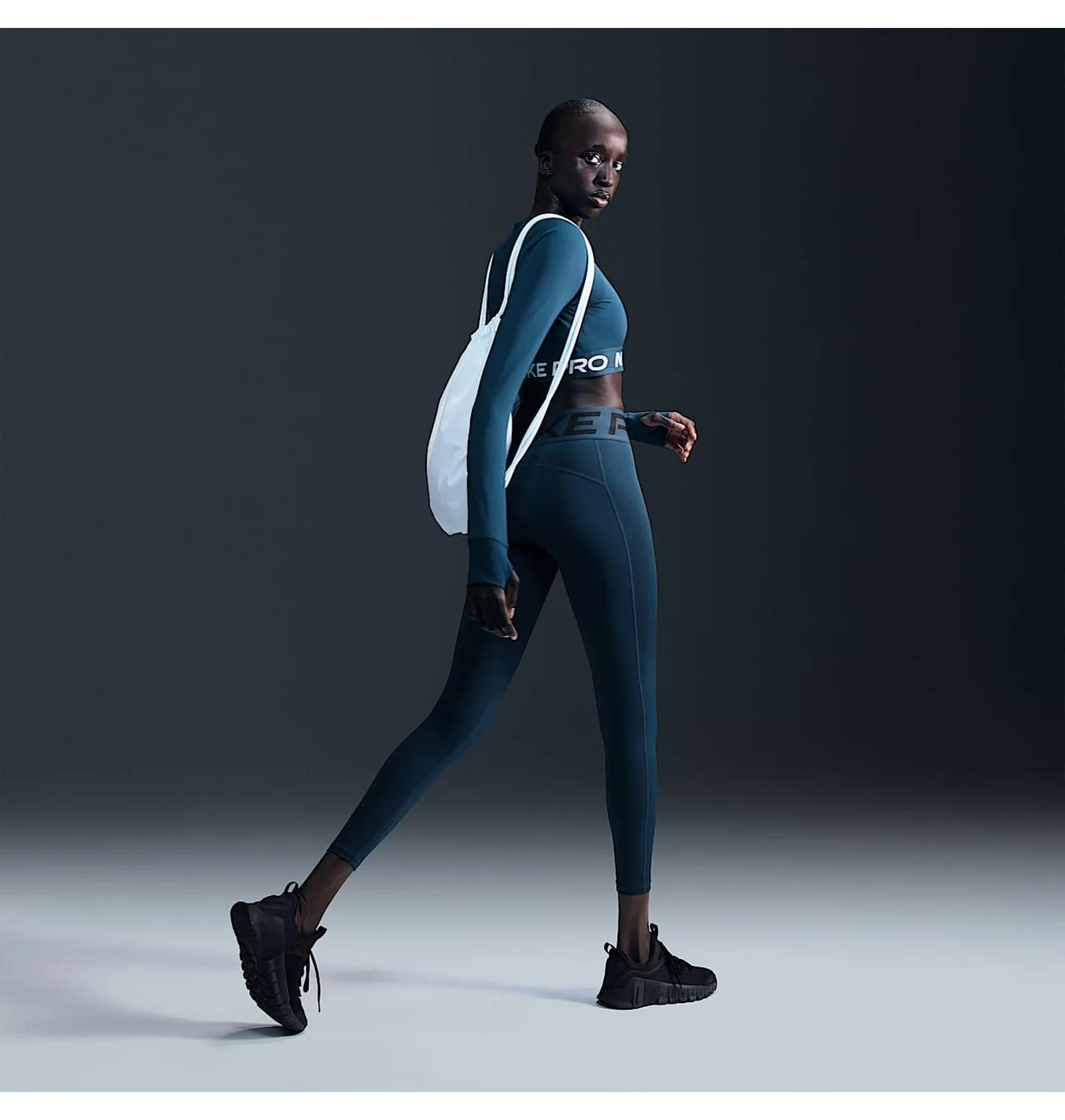 ᐉ Кофта женская Nike Pro Blue FV5484-478 - купить в интернет