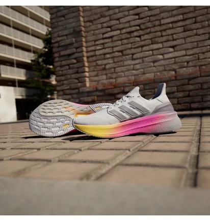 Кросівки чоловічі Adidas Ultraboost 5 White ID8810