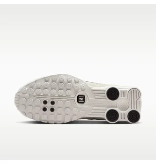 Кроссовки женские Nike Shox R4 WomenS Shoes Beige/White HQ7739-100