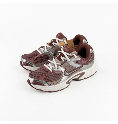 Кросівки жіночі Nike V5 Rnr Bordo HQ7901-200