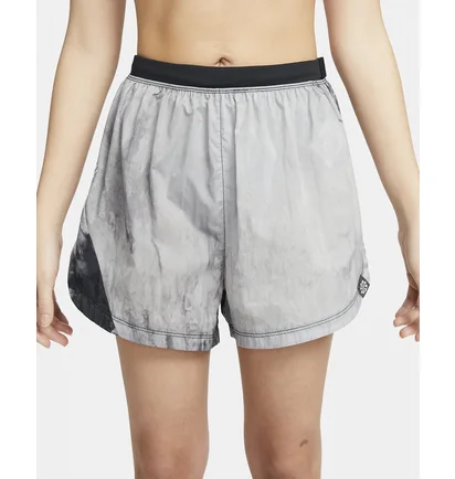Шорты женские Nike Dri-Fit Repel WomenS Mid-Rise 3 Brief-Lined Trail Running Shorts With Pockets Grey DX1021-010