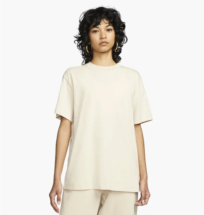 Футболка женская Nike W Nsw Essntl Tee Bf Lbr Beige Dn5697-126