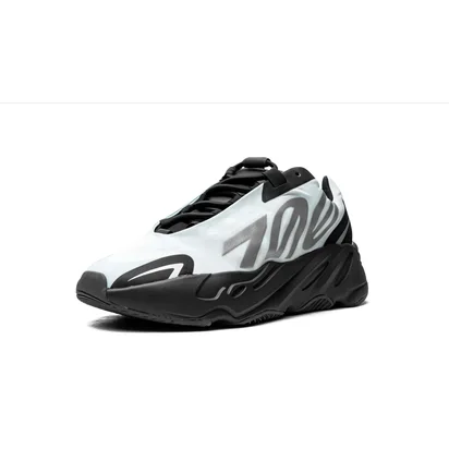 Кросівки чоловічі Adidas Yeezy Boost 700 Mnvn Light Blue GZ0711