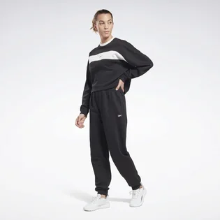 Спортивный костюм женский Reebok Identity Black Ht8054