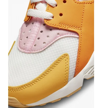 Кросівки жіночі Nike Air Huarache Orange Dx2674-100