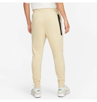 Штани чоловічі Nike Sportswear Tech Essentials Lightweight Slim-Fit Fleece Jogger Sweatpants Beige DX0826-783