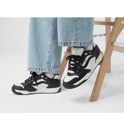 Кросівки чоловічі Vans Rowley Xlt Black/White VN000CQFINK