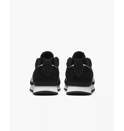Кросівки жіночі Nike Venture Runner Black CK2948-001