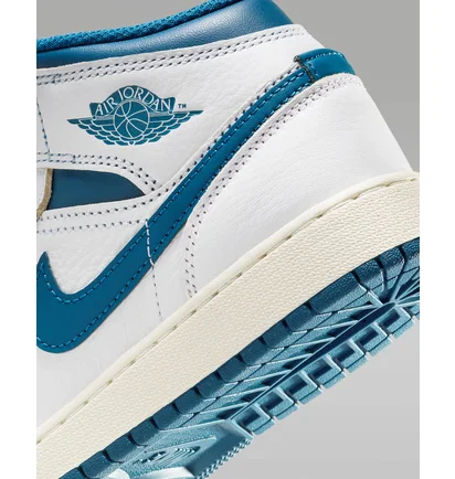Кросівки дитячі Air Jordan 1 Mid Se Gs White FN7432-141