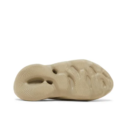 Тапочки мужские Adidas Yeezy Foam Runner Beige GV6840