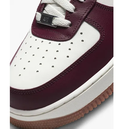 Кросівки чоловічі Nike Air Force 1 07 Lv8 Se Varsity Casual Shoes Bordo/White Dq7659-102