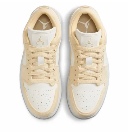 Кросівки жіночі Air Jordan 1 Low Se Beige/White FN3722-701