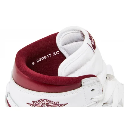 Кросівки чоловічі Air Jordan 1 Retro High White BQ4422-161