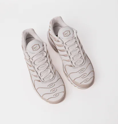 Кроссовки женские Nike W Air Max Plus Prm White/Beige DZ2832-101