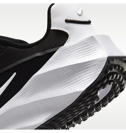 Кроссовки женские Nike Aura Edge Black HQ7025-002