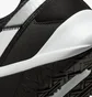 Кросівки чоловічі Nike Legend Essential 2 Black CQ9356-001