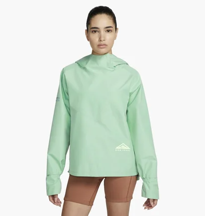 Куртка жіноча Nike Gore-Tex Trail Jacket Green DM7565-308