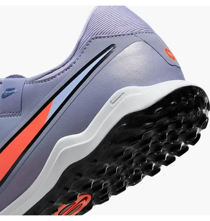 Сороконожки унисекс Nike Tiempo Legend 10 Academy Grey DV4342-402