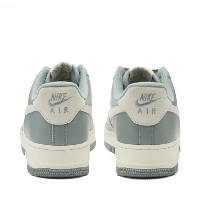 Кросівки чоловічі Nike Air Force 1 07 Lx Grey/White DV7186-300
