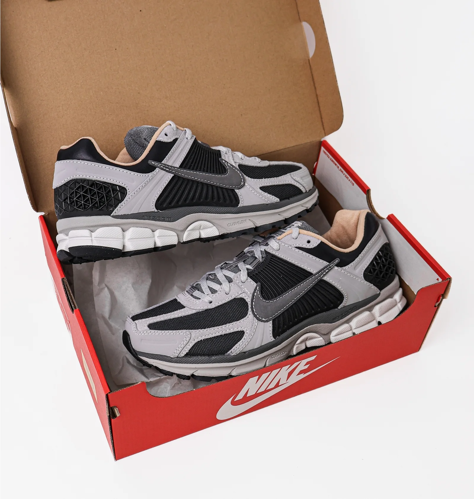 ᐉ Кросівки чоловічі Nike Zoom Vomero 5 Black/White HV5982-001
