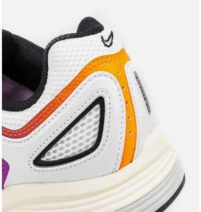 Кросівки чоловічі Nike Air Pegasus 2K5 Lifestyle Shoe White/Violet FV6383-100