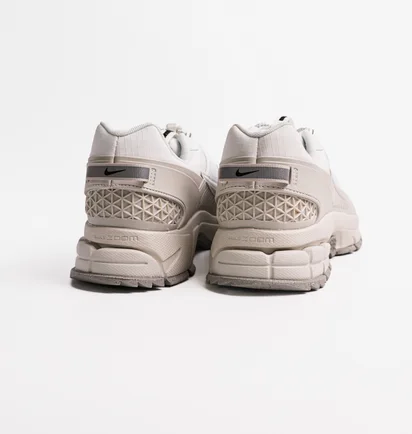 Кроссовки мужские Nike Zoom Vomero Roam White/Beige HV5951-100