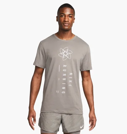 Футболка чоловіча Nike U Nk Df Tee Run Division Grey DM5387-289