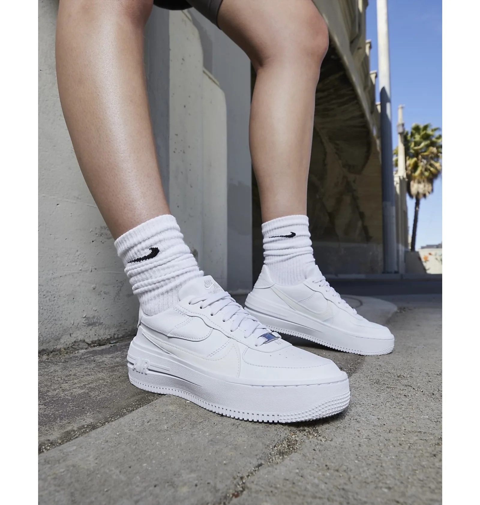 値下げ Nike Air Force 1 AF1 PLT. AF.ORM ᐉ Кросівки жіночі Nike Air Force 1 Plt.Af.Orm Triple W White