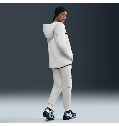Спортивний костюм жіночий Nike Tech Fleece Grey HV6747-133__HV6779-133
