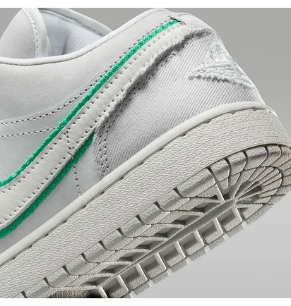 Кросівки жіночі Air Jordan Wmns 1 Low Se White IH3369-077