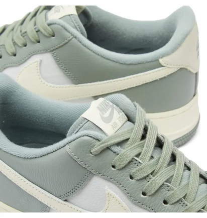 Кросівки чоловічі Nike Air Force 1 07 Lx Grey/White DV7186-300