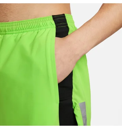 Шорты мужские Nike Dri-Fit Run Division Stride 8 Running Shorts Green DX0841-313