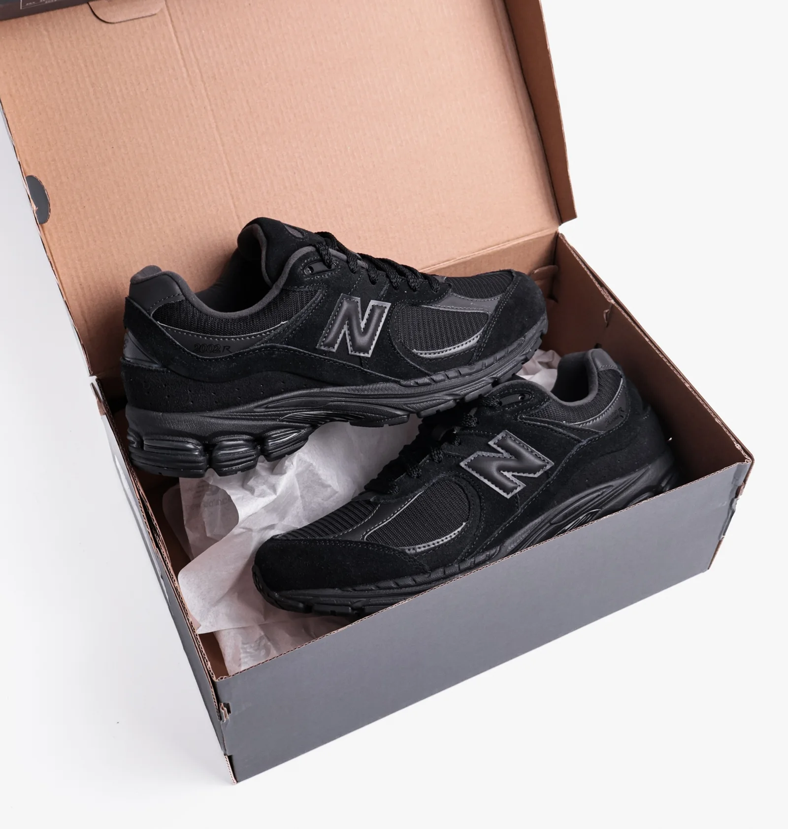 ᐉ Кросівки чоловічі New Balance 2002R Black U2002RBL - придбати в