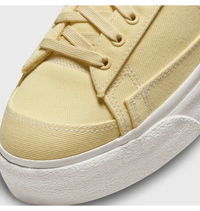 Кросівки жіночі Nike Blazer Low Platform Canvas Yellow DV7475-200