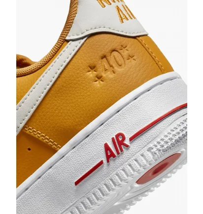 Кросівки жіночі Nike Air Force 1 07 Se Yellow Dq7582-700