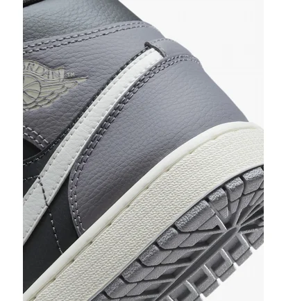 Кроссовки женские Air Jordan 1 Mid Grey Bq6472-022