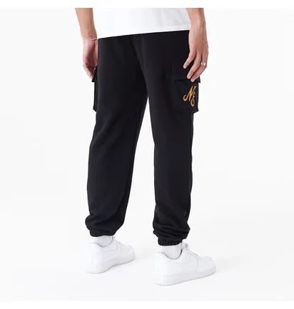 Штаны мужские NEW ERA Ne Script Cargo Black 60435397