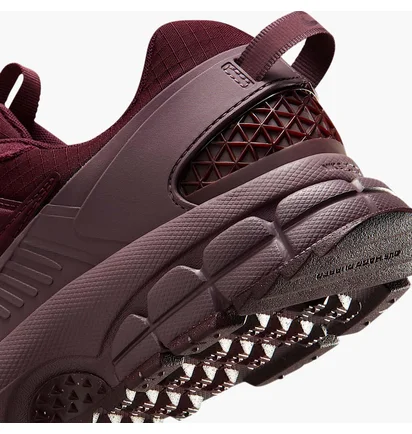 Кроссовки женские Nike Zoom Vomero Bordo HQ2181-500