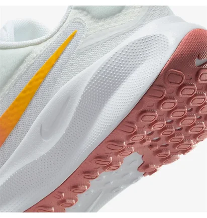 Кросівки жіночі Nike Revolution 7 WomenS Road Running Shoes White FB2208-106