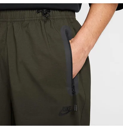 Штани чоловічі Nike Tech Woven Loose Fit Pants Olive HM7158-356