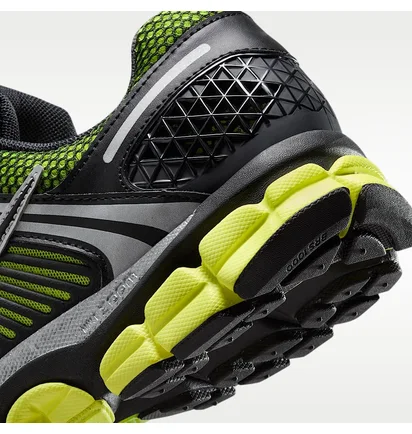 Кросівки чоловічі Nike Zoom Vomero 5 Black/Yellow FB9149-702