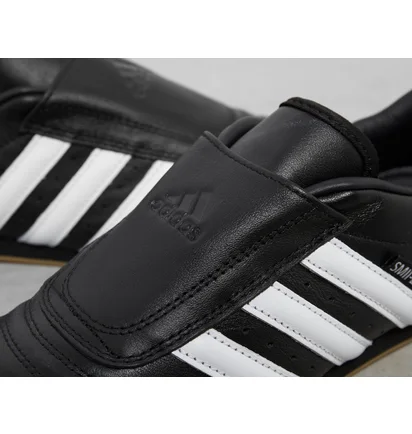 Кроссовки женские Adidas Originals Taekwondo Black JQ4775