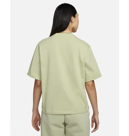 Футболка женская Nike Sportswear Classic T-Shirt Green FQ6600-371