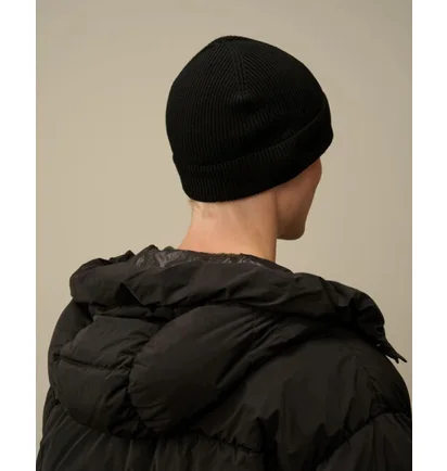 Шапка чоловіча C.P. Company Extrafine Merino Wool Lens Beanie Black 17CMAC297A-005509A-999