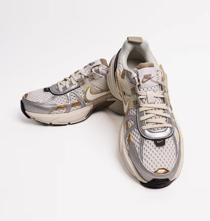 Кросівки жіночі Nike V2K Run Beige/Grey HJ7245-100