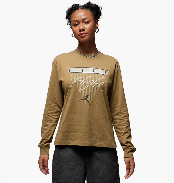 Лонгслив женский Air Jordan Long-Sleeve Graphic T-Shirt Olive FD7205-395