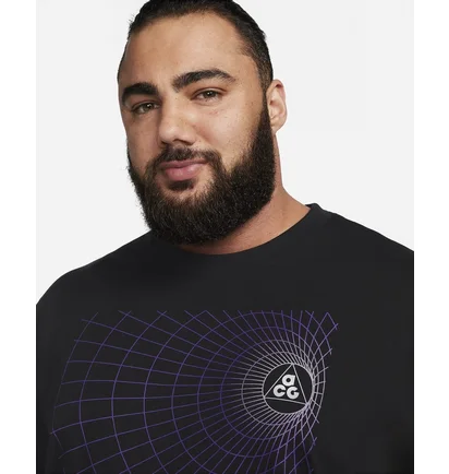 Лонгслив мужской Nike Acg Manhole Long-Sleeve T-Shirt Black FJ1133-010