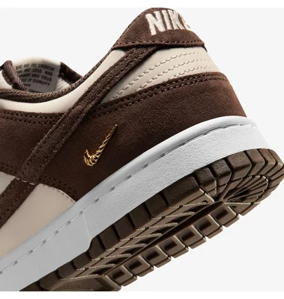 Кроссовки женские Nike Dunk Low Orewood Mini Swoosh Brown/White IO4244-102